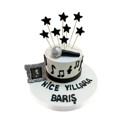 Çerçeveli Şarkıcı Doğum Günü Pastası