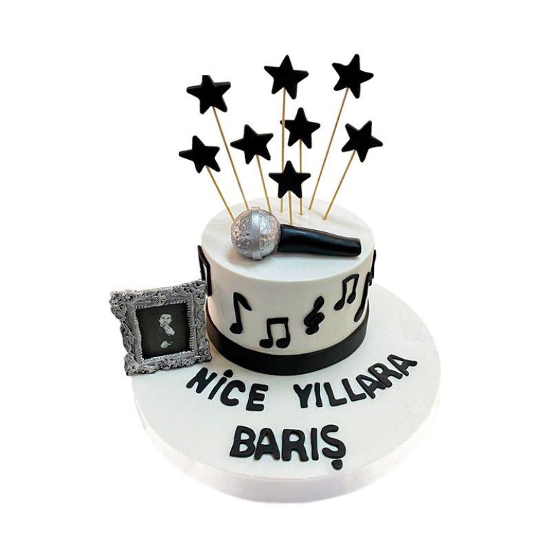 Çerçeveli Şarkıcı Doğum Günü Pastası