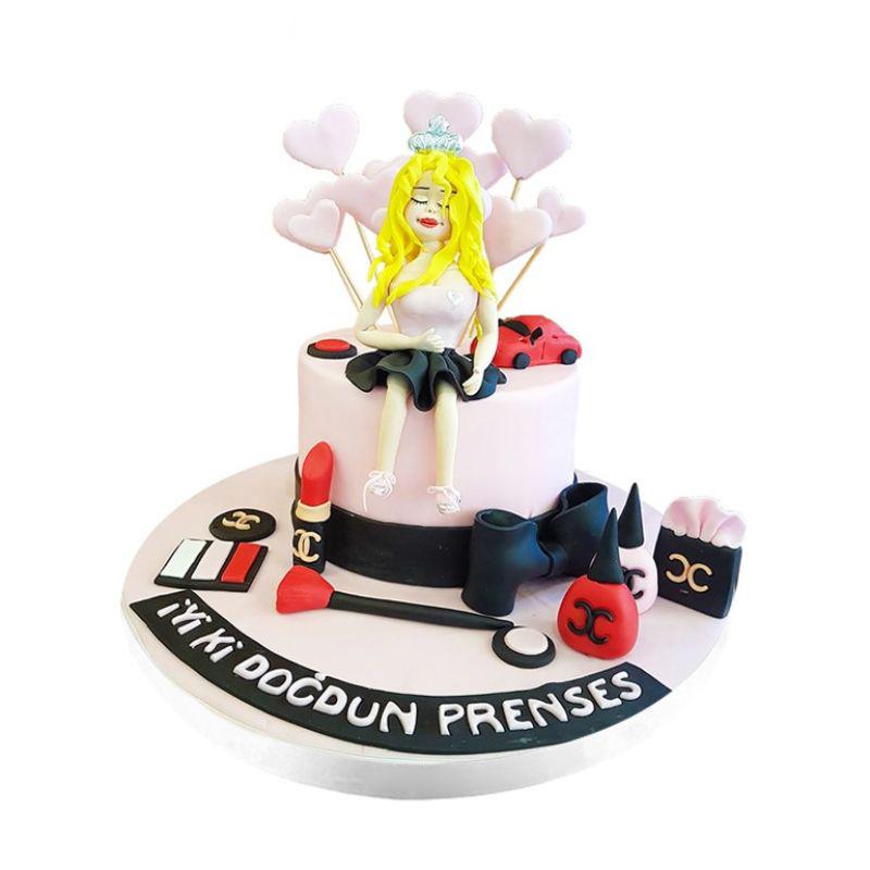 Kız Figürlü Makyaj Pastası