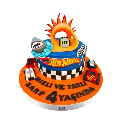 Hızlı Araçlar Temalı Doğum Günü Pastası