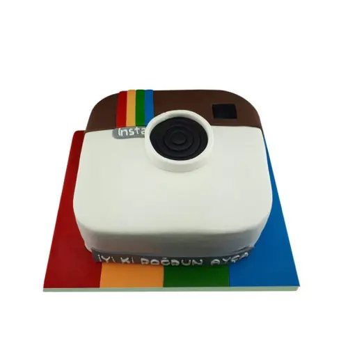 Instagram Fenomeni Doğum Günü Pastası