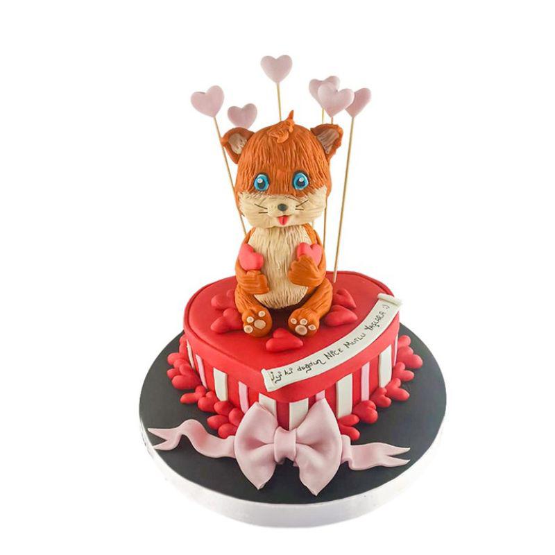 Sincap Figürlü Sevgili Butik Pasta