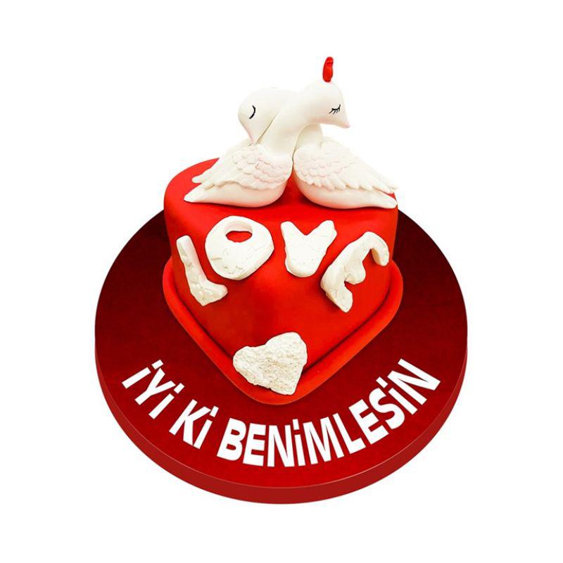 Kuğuların Aşkı Sevgili Pastası