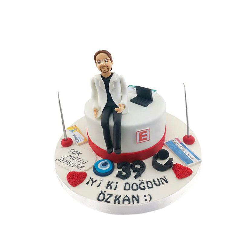 Figürlü Doktor Doğum Günü Pastası