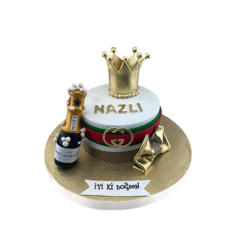 Taçlı Model Doğum Günü Pastası