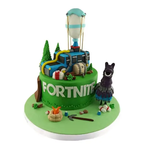 Oyun figürlü şeker hamurlu pasta