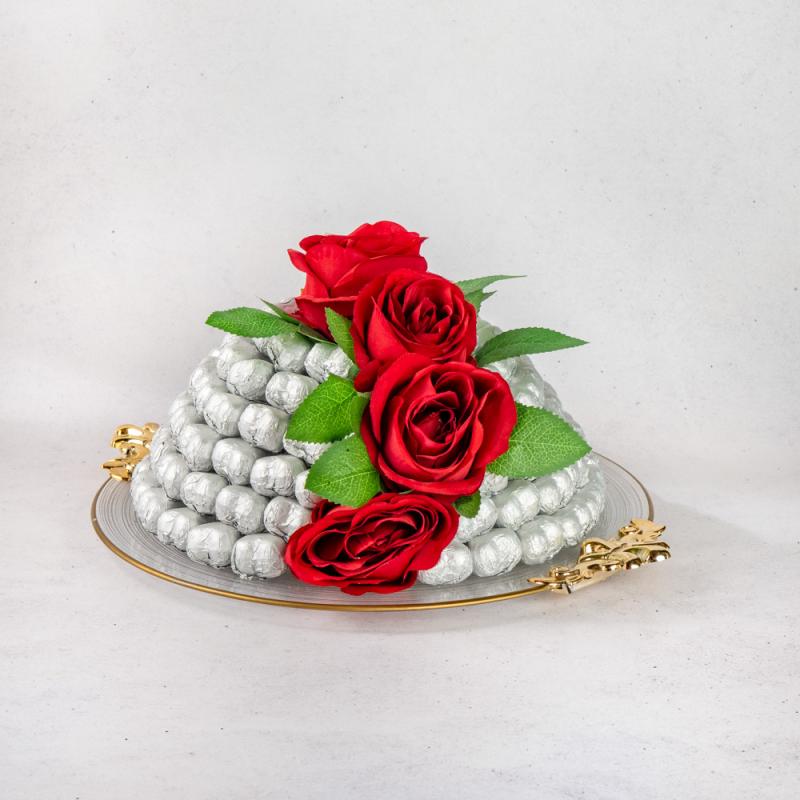 Kırmızı Güller Tepsi Çikolata