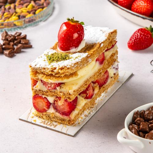 Çilekli Milföy Pasta