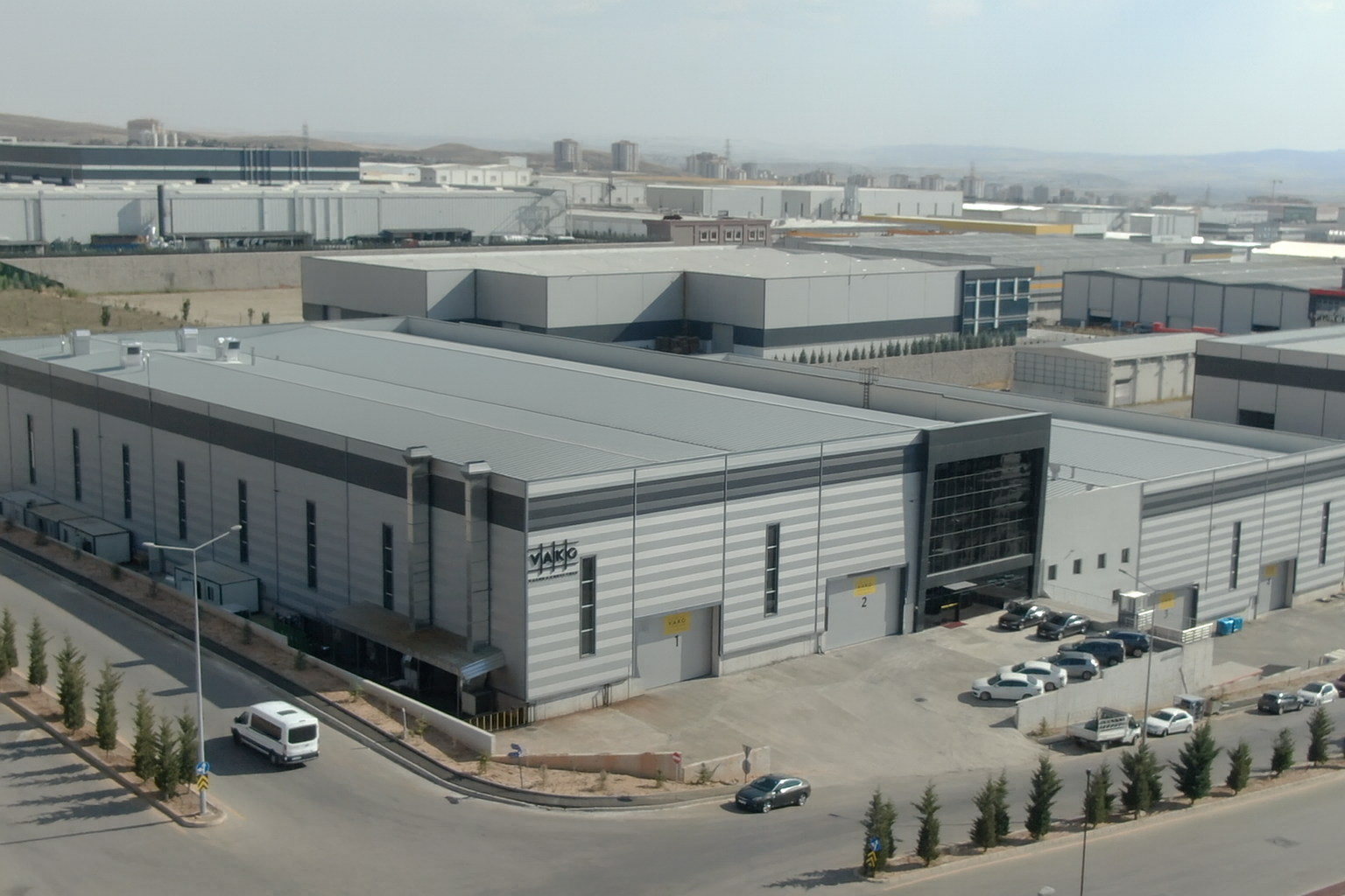 SEKTÖRÜN ÖNCÜ KURULUŞU